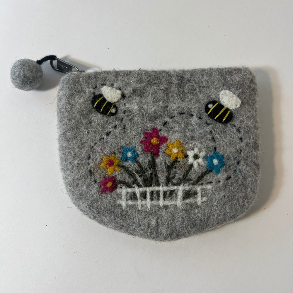Handmade Felted Wool Flowers Fence Bees Applique‎ Pouch Coin Purse 4 x 6"